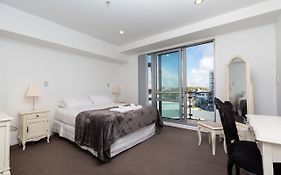 Beautiful Central Home With Balcony Auckland City